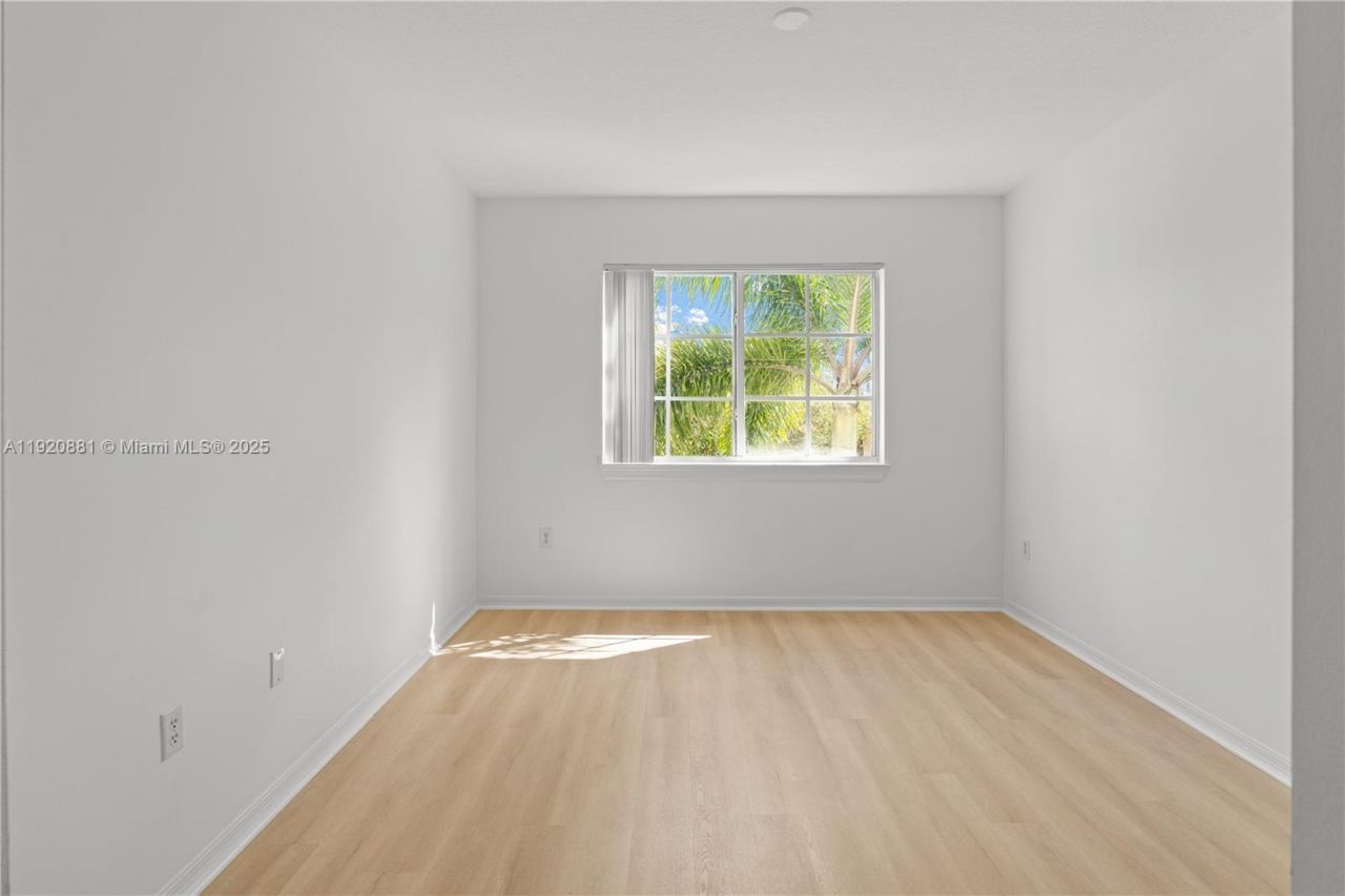 6821 SW 44th St, Unit 203, Miami, FL 33155 Photo