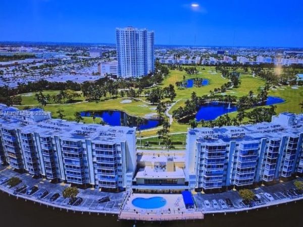 300 Diplomat Pkwy, Unit 207, Hallandale Beach, FL 33009