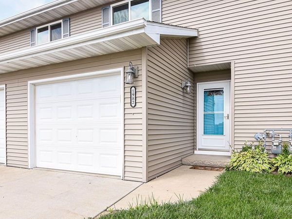 1982 Golden Eagle Drive, Dubuque, IA 52001