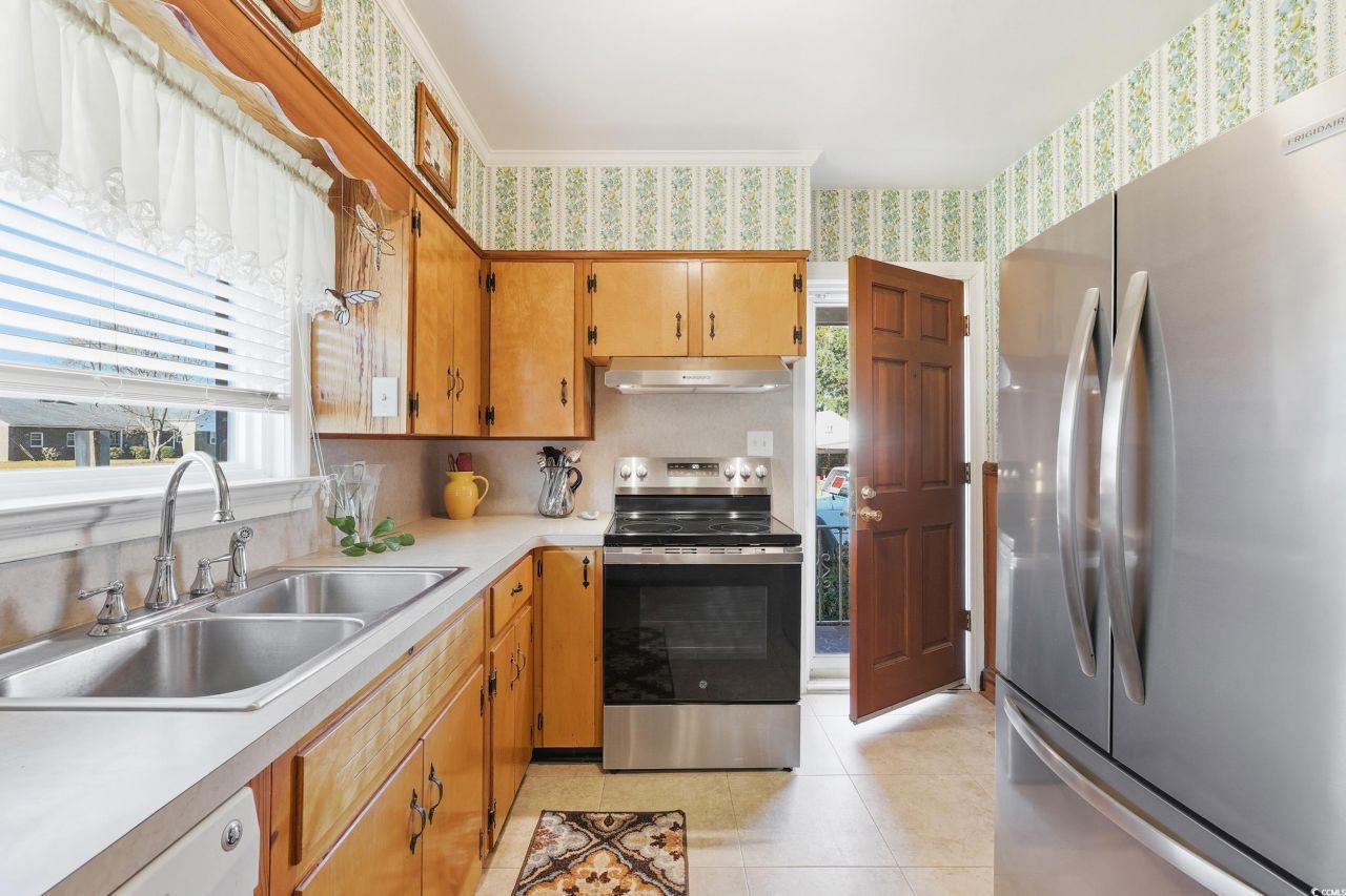 301 S Morgan Ave. Photo 11