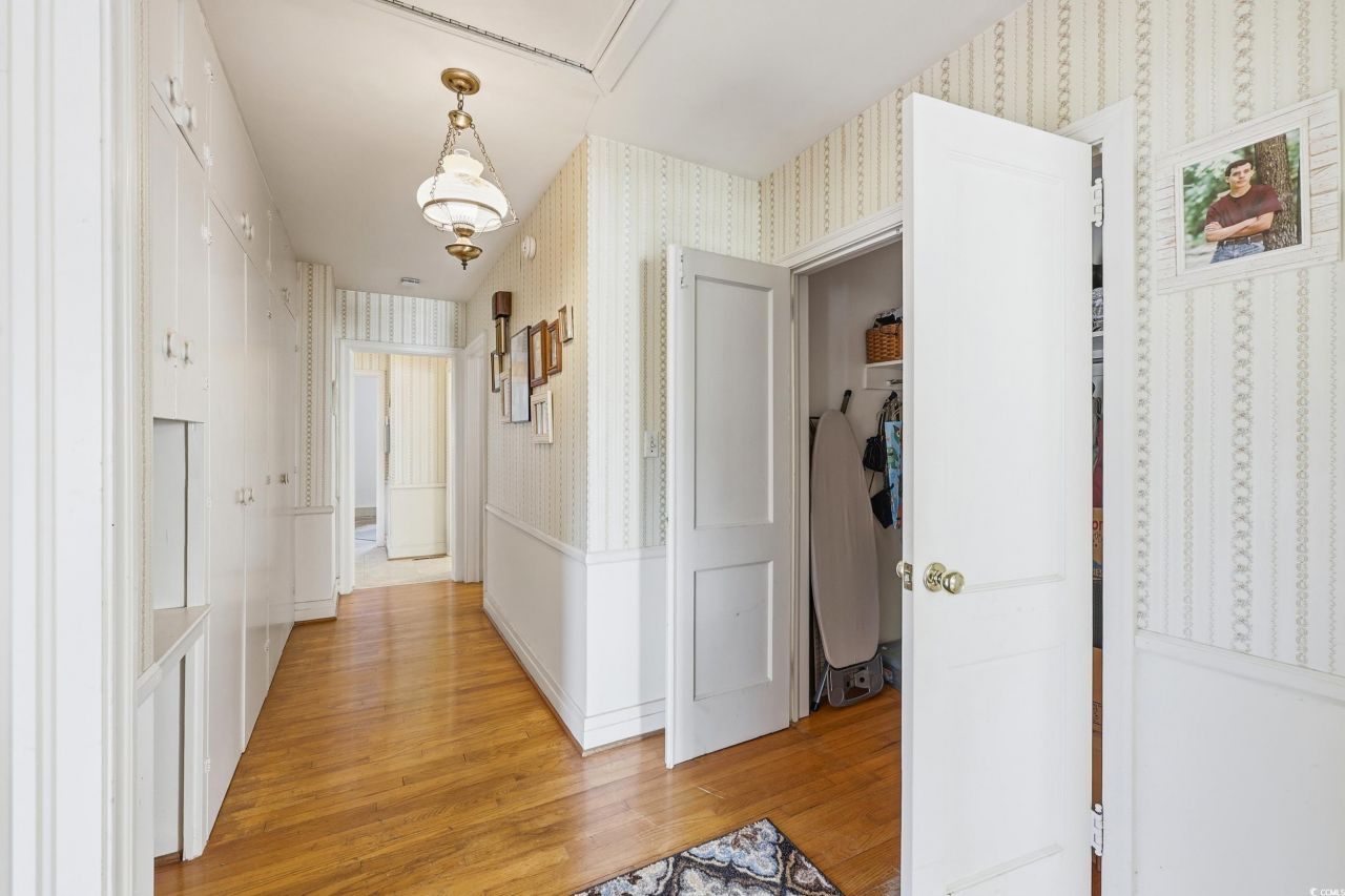 301 S Morgan Ave. Photo 12