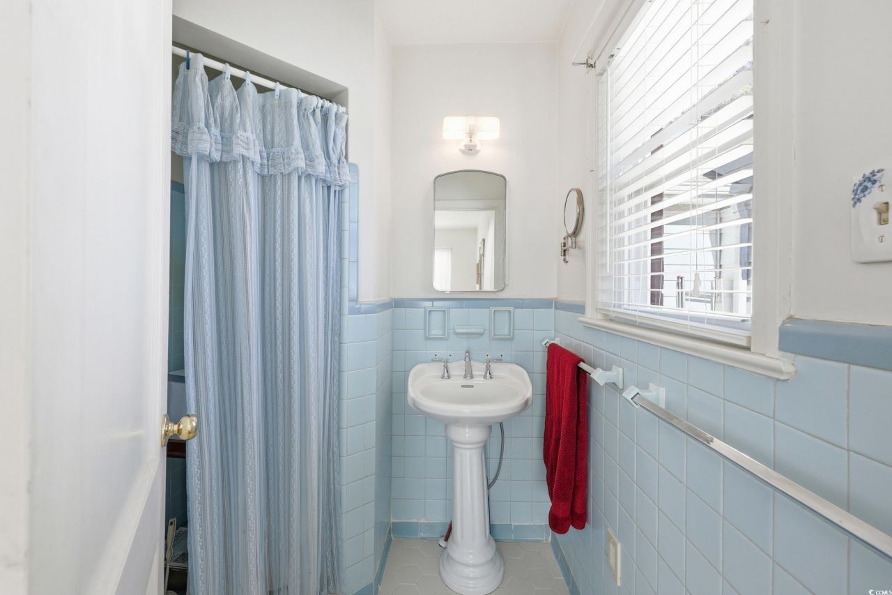 301 S Morgan Ave. Photo 14