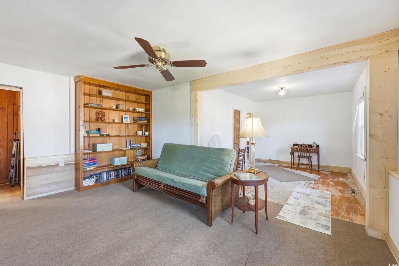 301 S Morgan Ave. Photo 18