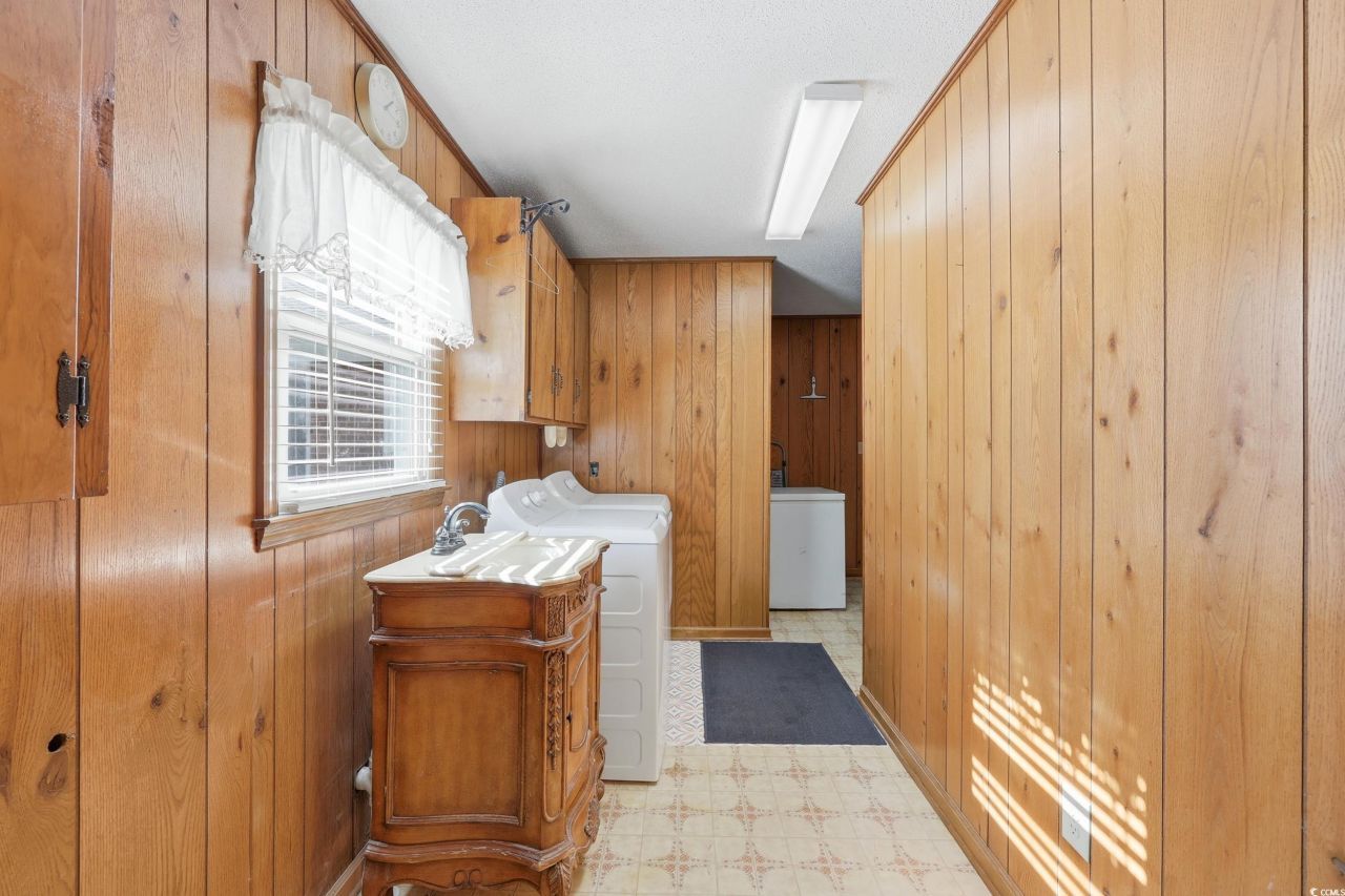 301 S Morgan Ave. Photo 19