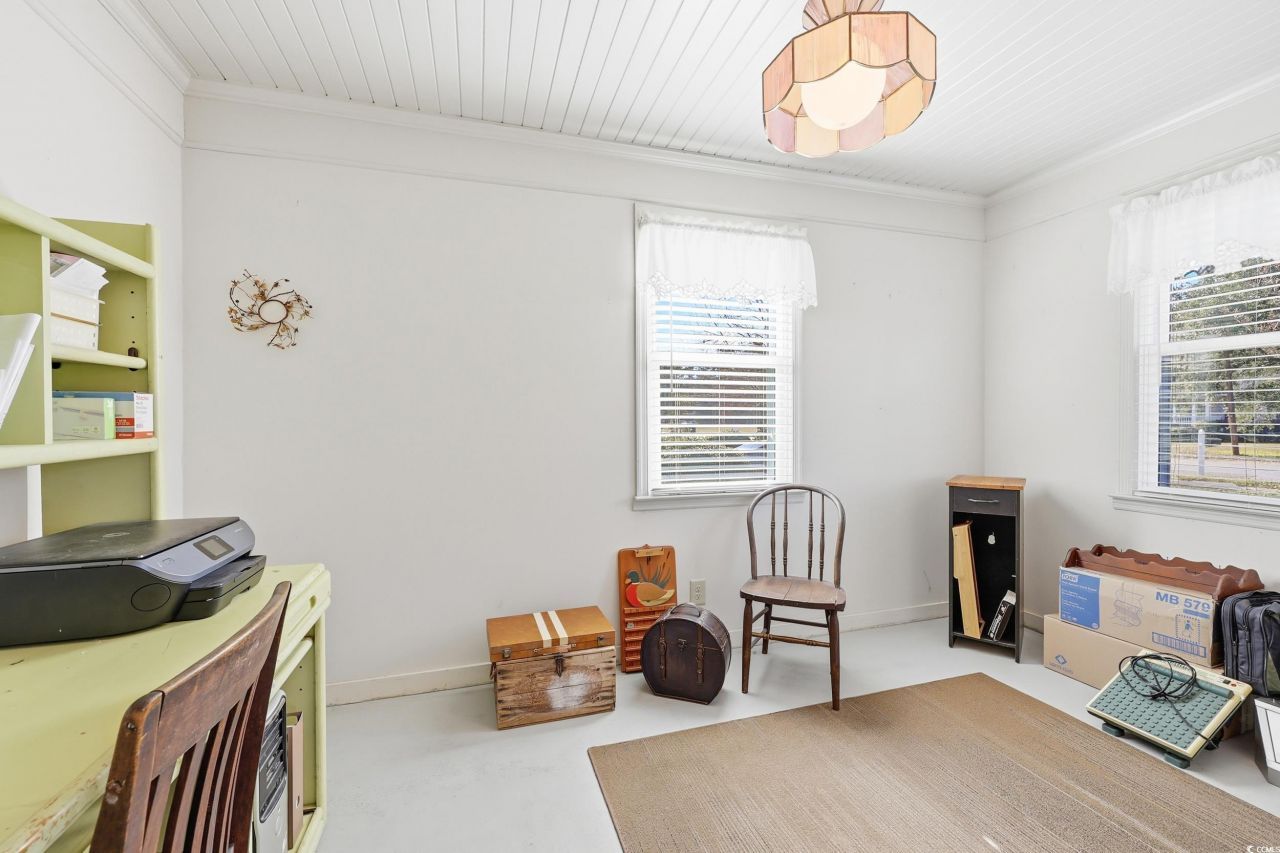 301 S Morgan Ave. Photo 5