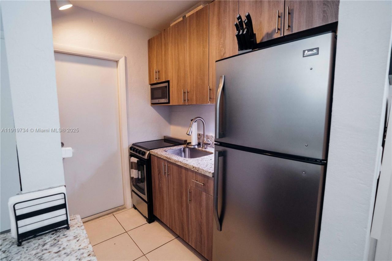 7901 SW 64th Ave, Unit 6, South Miami, FL 33143 Photo