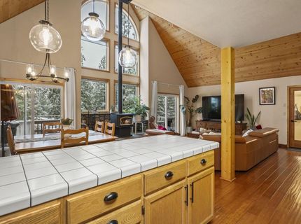 7685 Kingswood Drive, Tahoe Vista, CA 96148 Photo