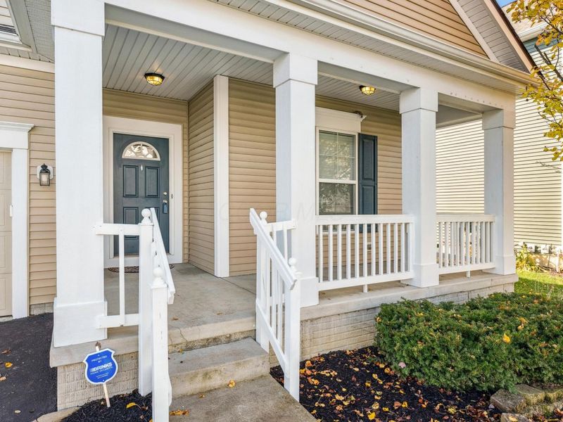 6161 Longwood Drive, Hilliard, OH 43026 Photo 2