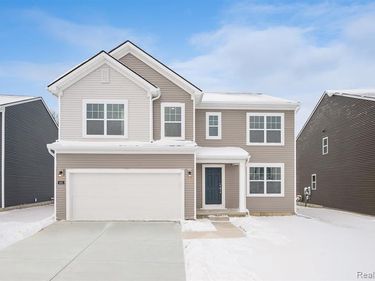 435 Hidden River W, Holly Twp, MI 48442