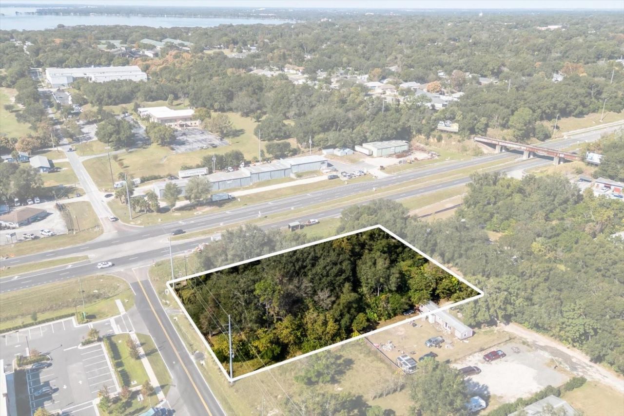 2009 Robie Avenue, Mount Dora, FL 32757 Main Photo