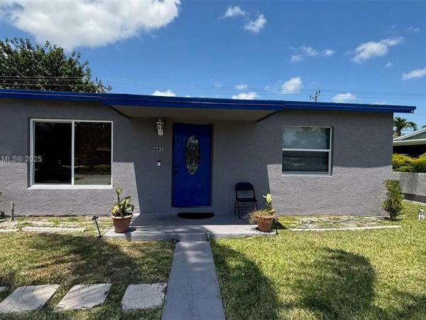 2731 NW 1st Ct, Pompano Beach, FL 33069