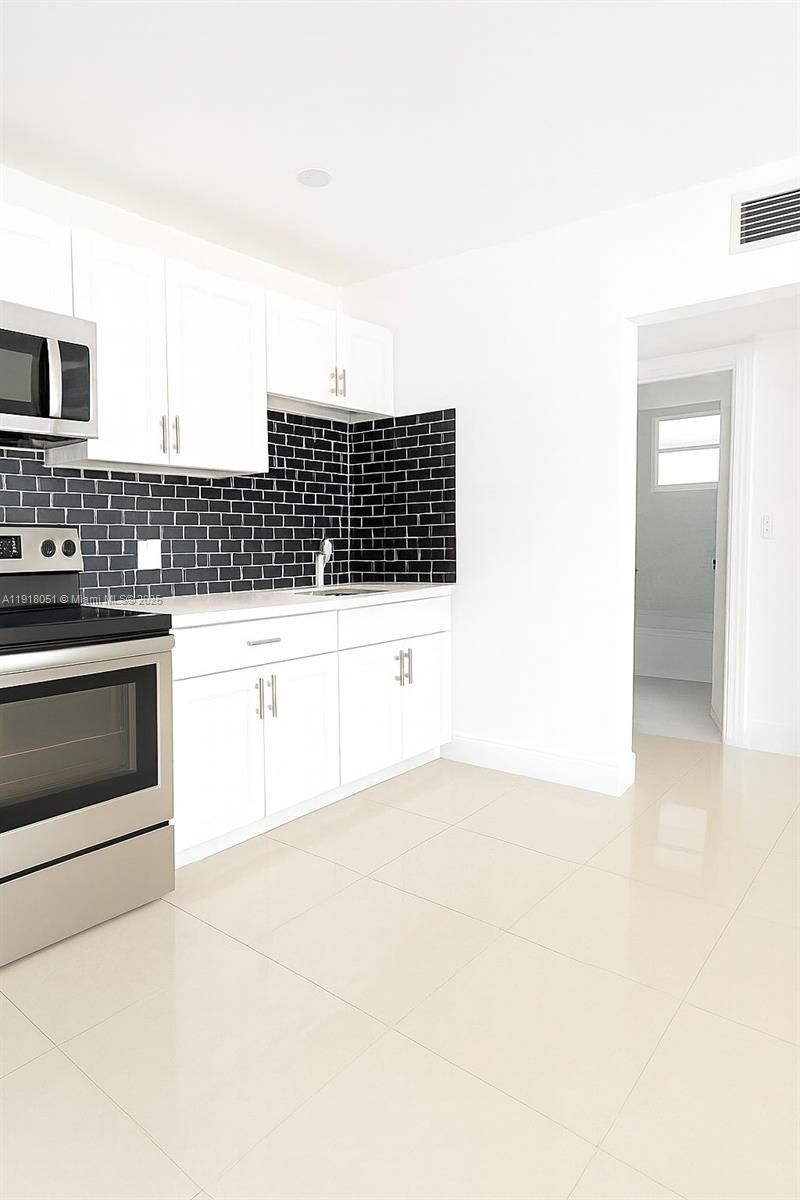 724 NW 3rd Ct, Unit 2, Hallandale Beach, FL 33009 Photo