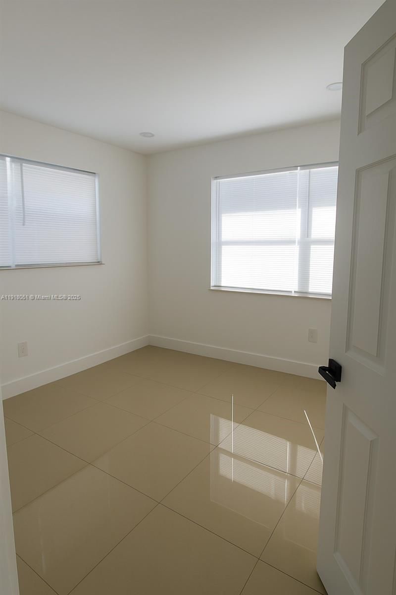 724 NW 3rd Ct, Unit 2, Hallandale Beach, FL 33009 Photo