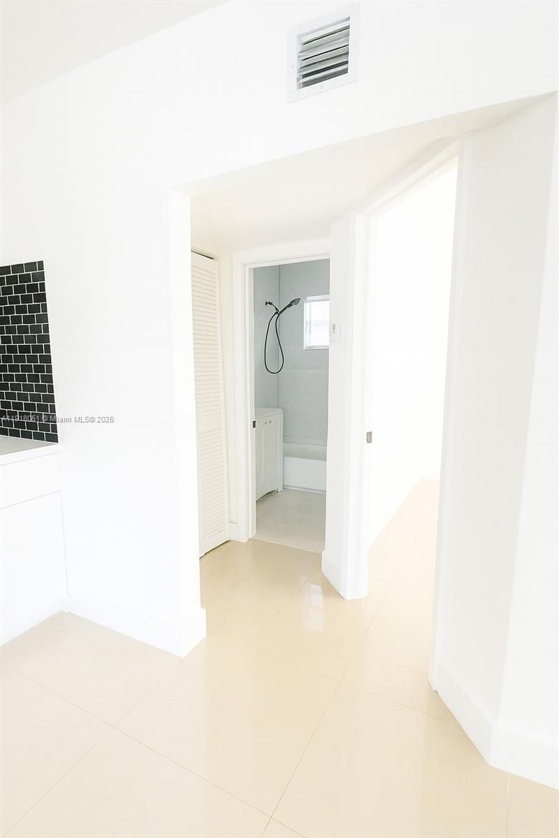 724 NW 3rd Ct, Unit 2, Hallandale Beach, FL 33009 Photo