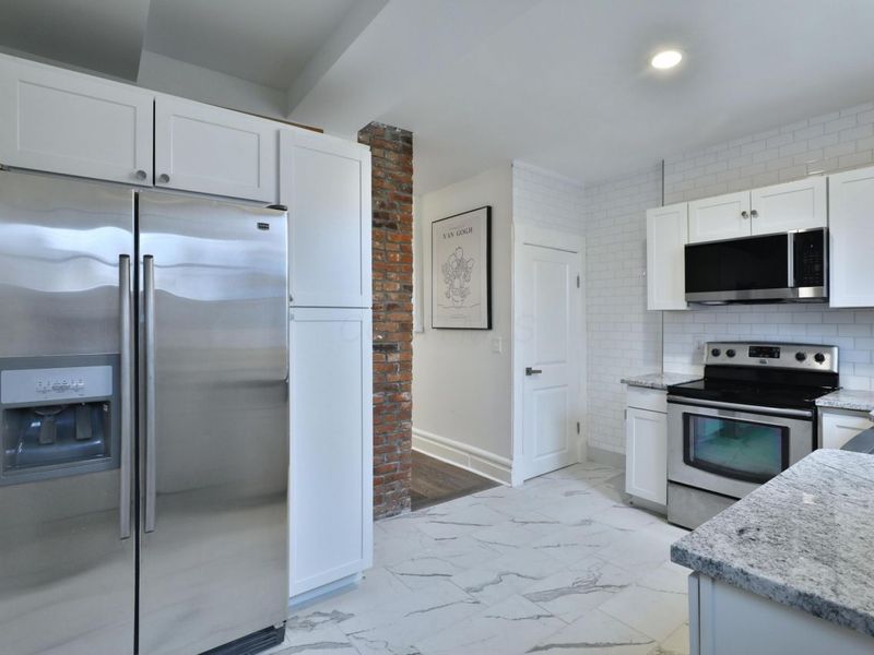 2362 Indiana Avenue, Columbus, OH 43202 Photo 28