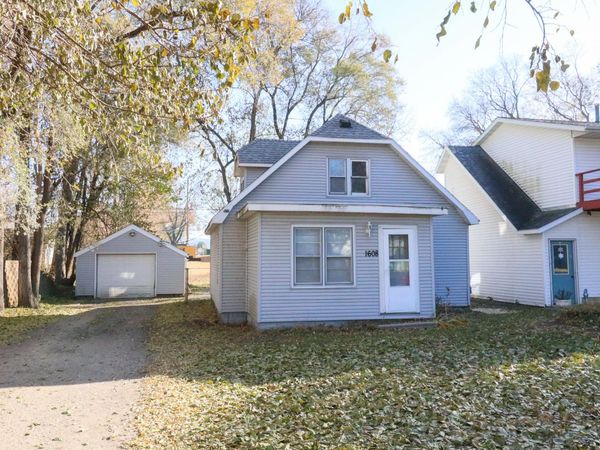 1608 Caroline St, Campbell, WI 54603