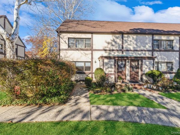 123 15th Street, Unit A-1, Garden City, NY 11530