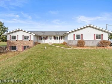 9895 E Brooks Road, Venice Twp, MI 48449
