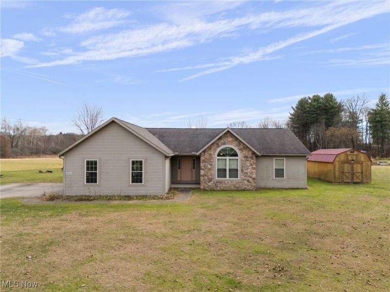 8546 Mapleton Street SE, East Canton, OH 44730 Photo 1