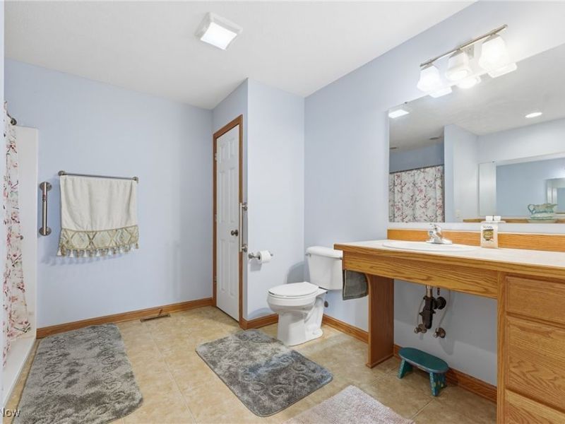 8546 Mapleton Street SE, East Canton, OH 44730 Photo 32