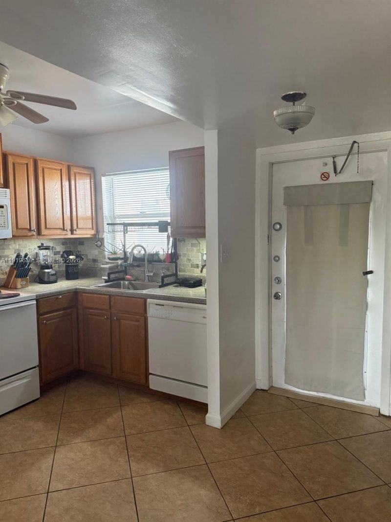 8220 Sunrise Lakes Blvd, Unit 309, Sunrise, FL 33322 Photo