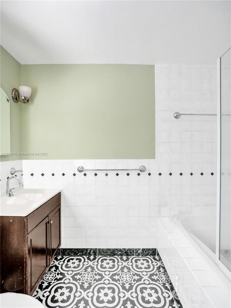 940 Hollywood Blvd, Hollywood, FL 33019 Photo