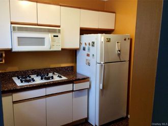 204-15 Foothill Avenue Hollis, NY 11423