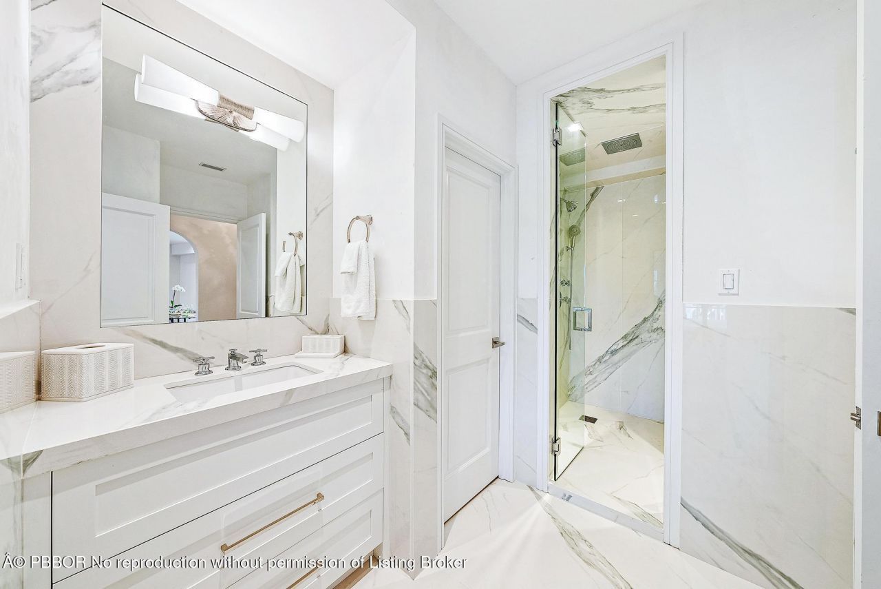 389 S Lake Drive, Unit 2G, Palm Beach, FL 33480 Photo