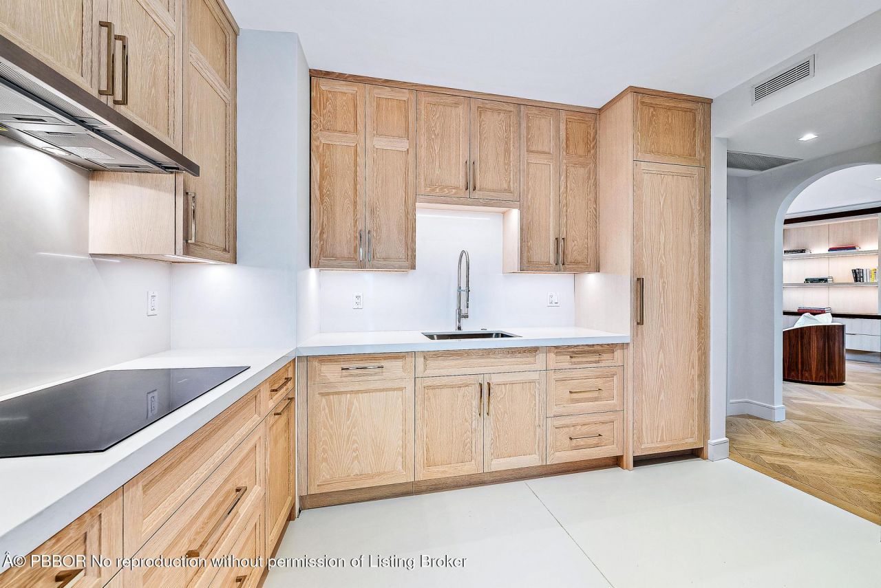 389 S Lake Drive, Unit 2G, Palm Beach, FL 33480 Photo