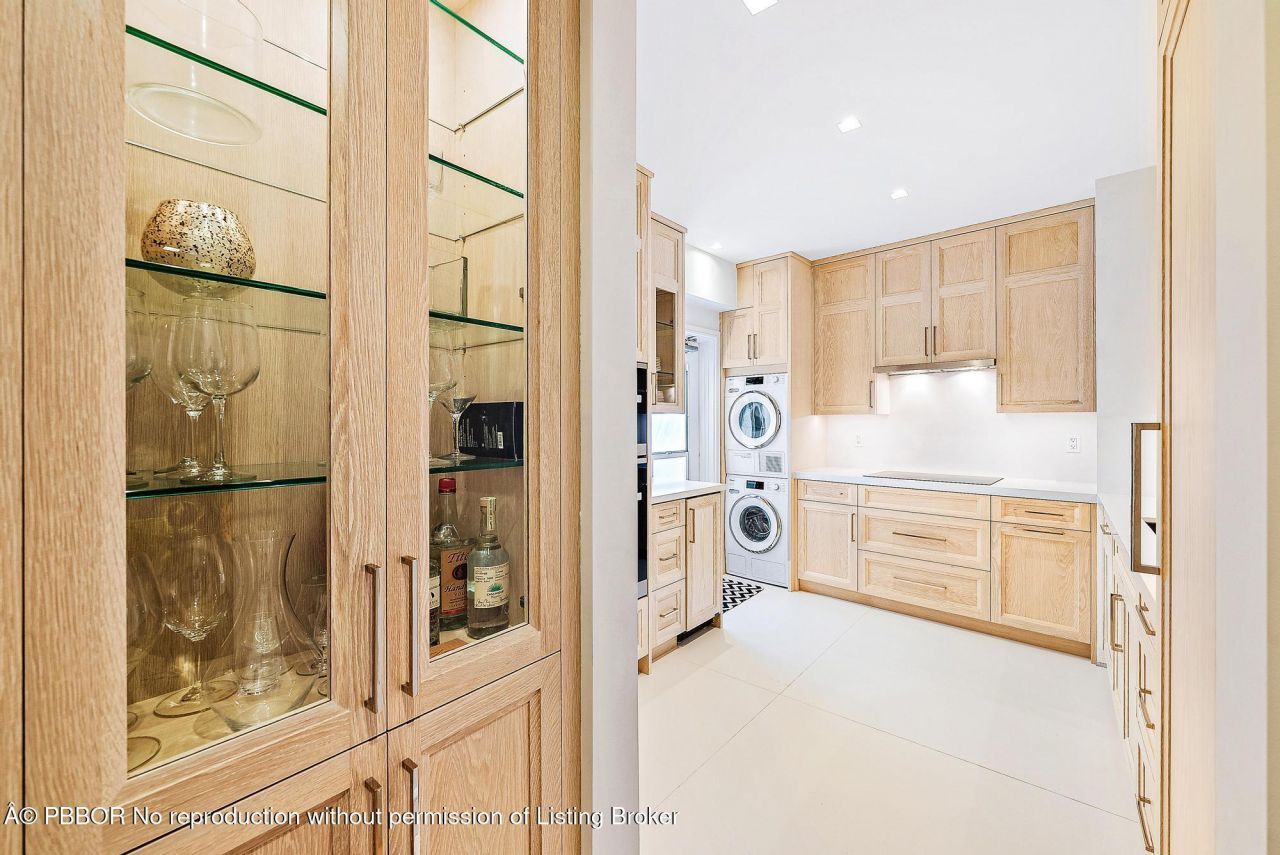 389 S Lake Drive, Unit 2G, Palm Beach, FL 33480 Photo