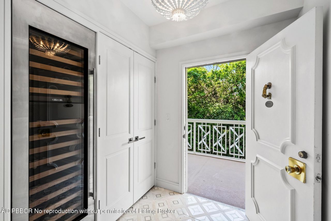 389 S Lake Drive, Unit 2G, Palm Beach, FL 33480 Photo