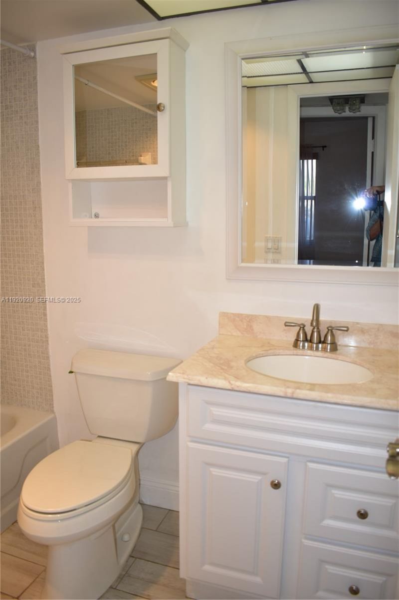 9360 Sunrise Lakes Blvd, Unit 111, Sunrise, FL 33322 Photo