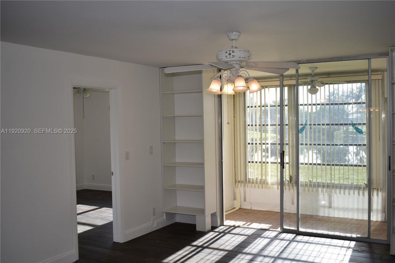 9360 Sunrise Lakes Blvd, Unit 111, Sunrise, FL 33322 Photo