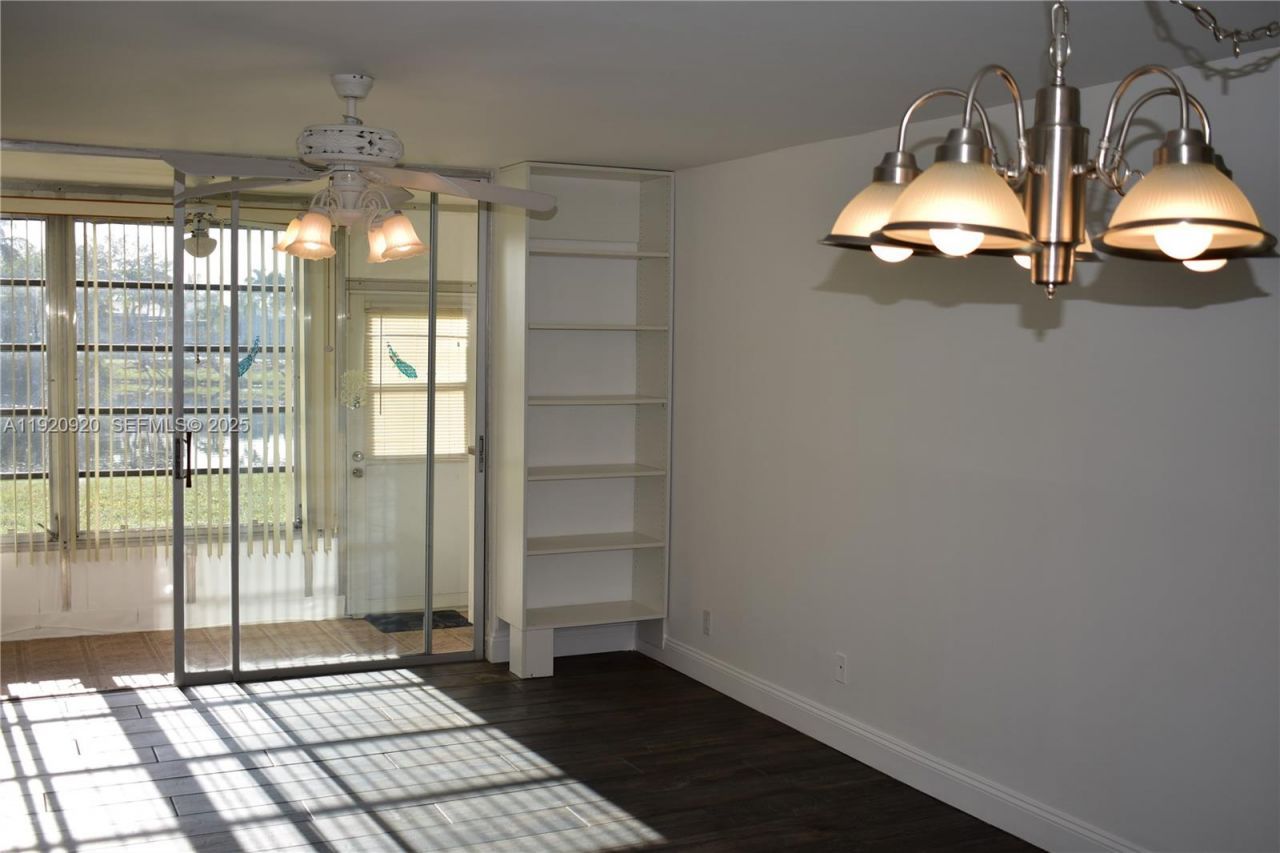 9360 Sunrise Lakes Blvd, Unit 111, Sunrise, FL 33322 Photo