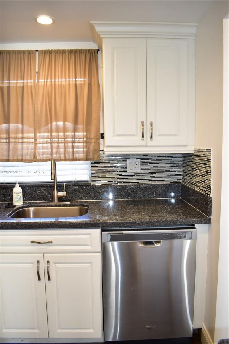 9360 Sunrise Lakes Blvd, Unit 111, Sunrise, FL 33322 Photo