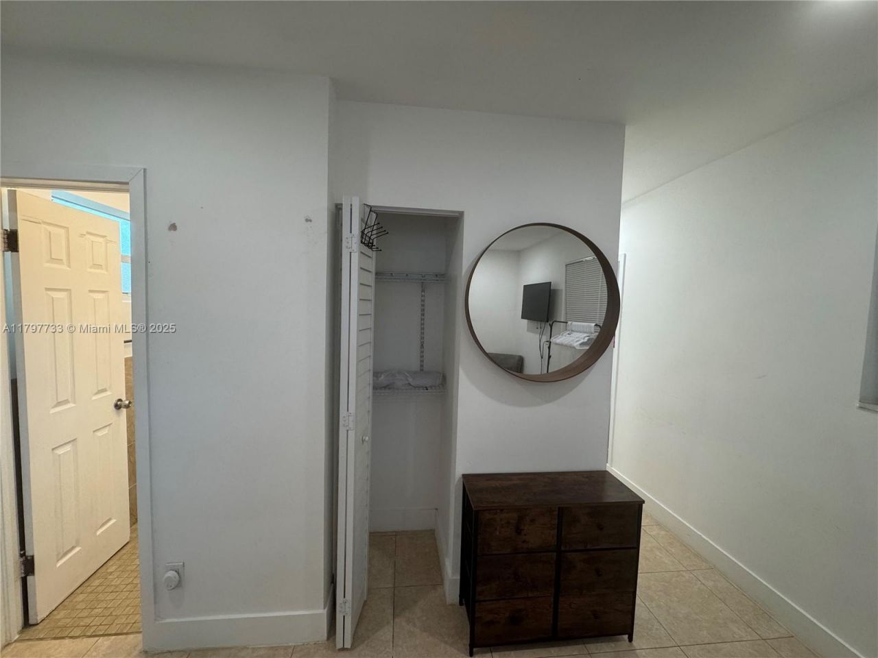 320 NE 160th St, Unit B, Miami, FL 33162 Photo