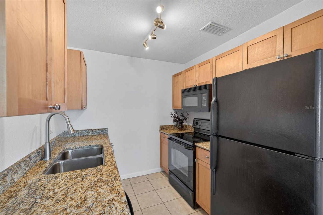 4872 Beach Drive Se, Unit D, Saint Petersburg, FL 33705 Photo