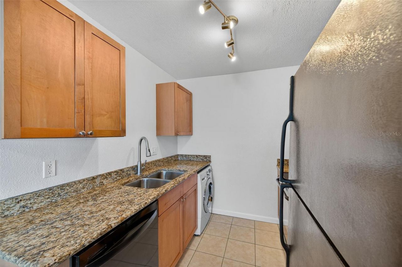 4872 Beach Drive Se, Unit D, Saint Petersburg, FL 33705 Photo