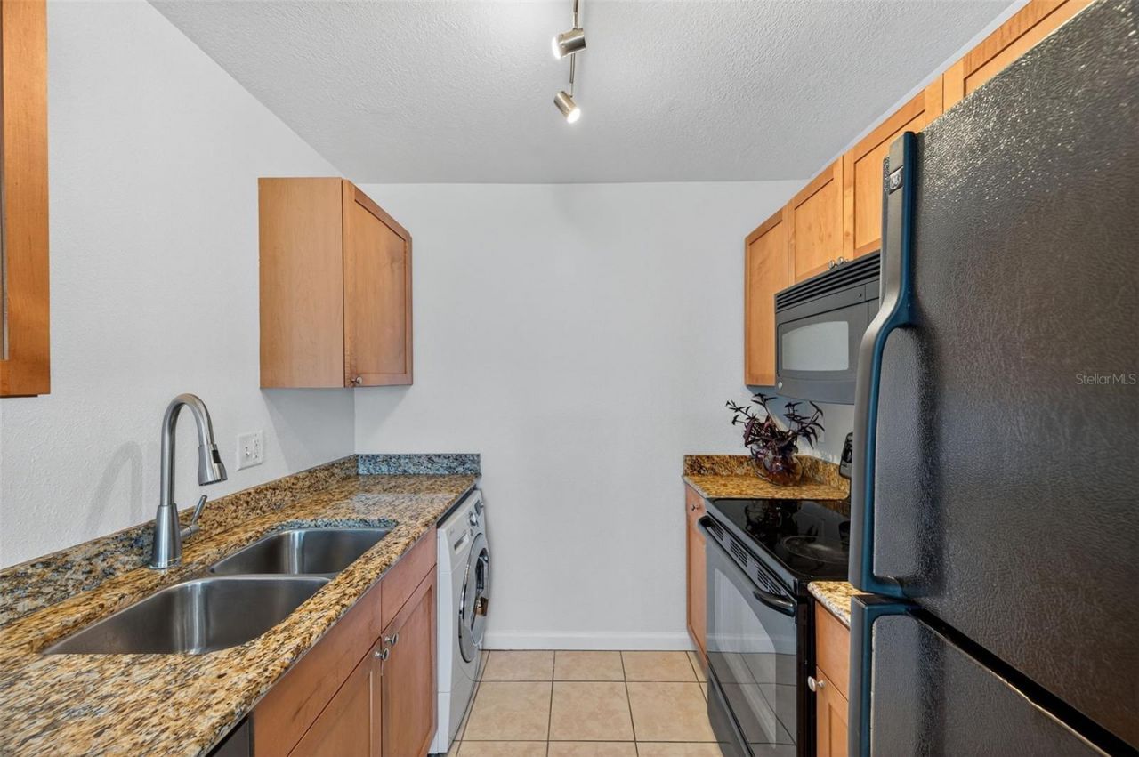 4872 Beach Drive Se, Unit D, Saint Petersburg, FL 33705 Photo