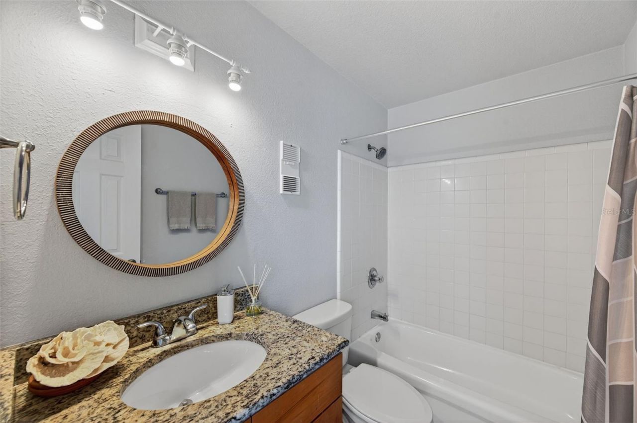 4872 Beach Drive Se, Unit D, Saint Petersburg, FL 33705 Photo