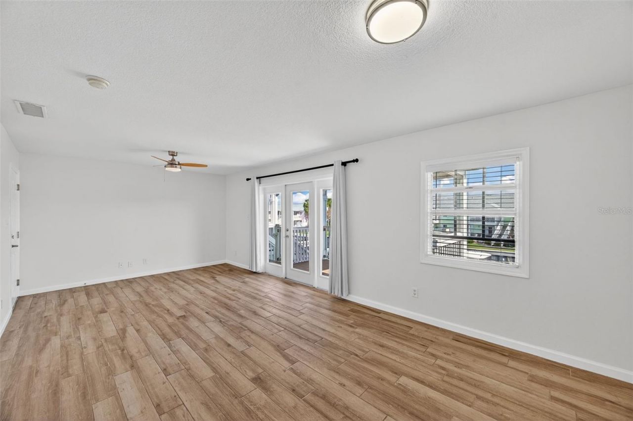 4872 Beach Drive Se, Unit D, Saint Petersburg, FL 33705 Photo