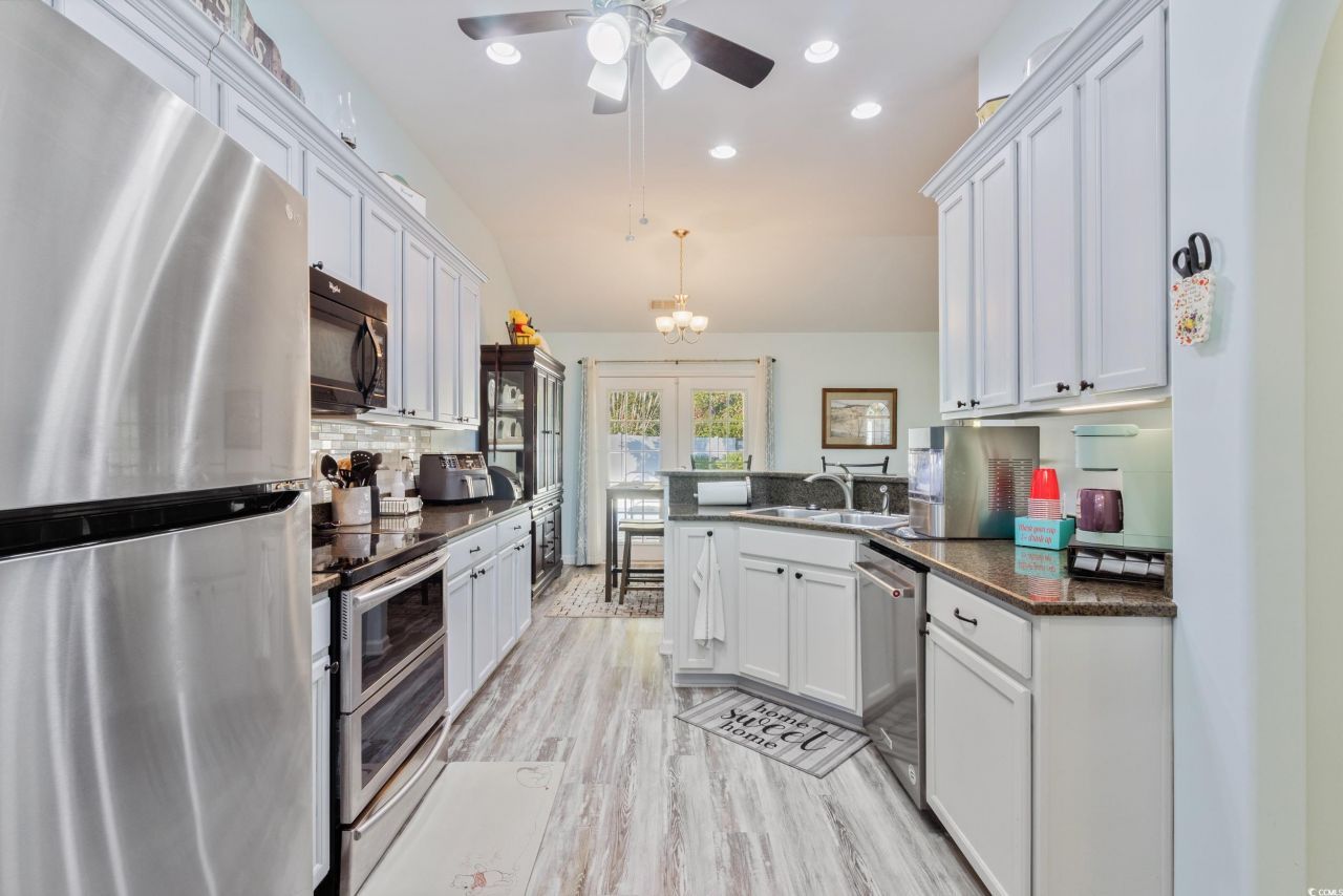 334 Southern Breezes Circle Photo 13