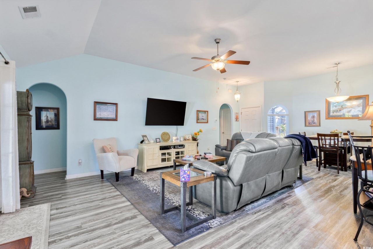 334 Southern Breezes Circle Photo 4