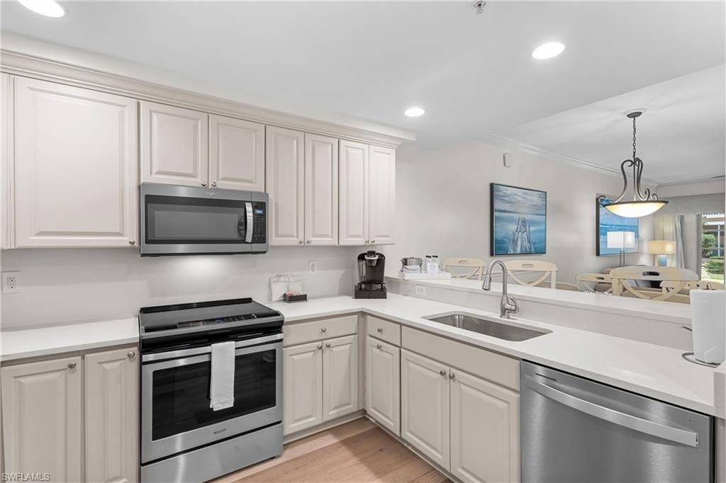 221 9th St S, Unit 113, Naples, FL 34102 Photo