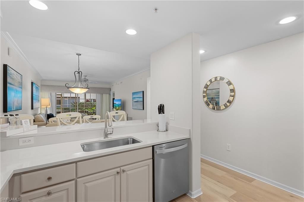 221 9th St S, Unit 113, Naples, FL 34102 Photo