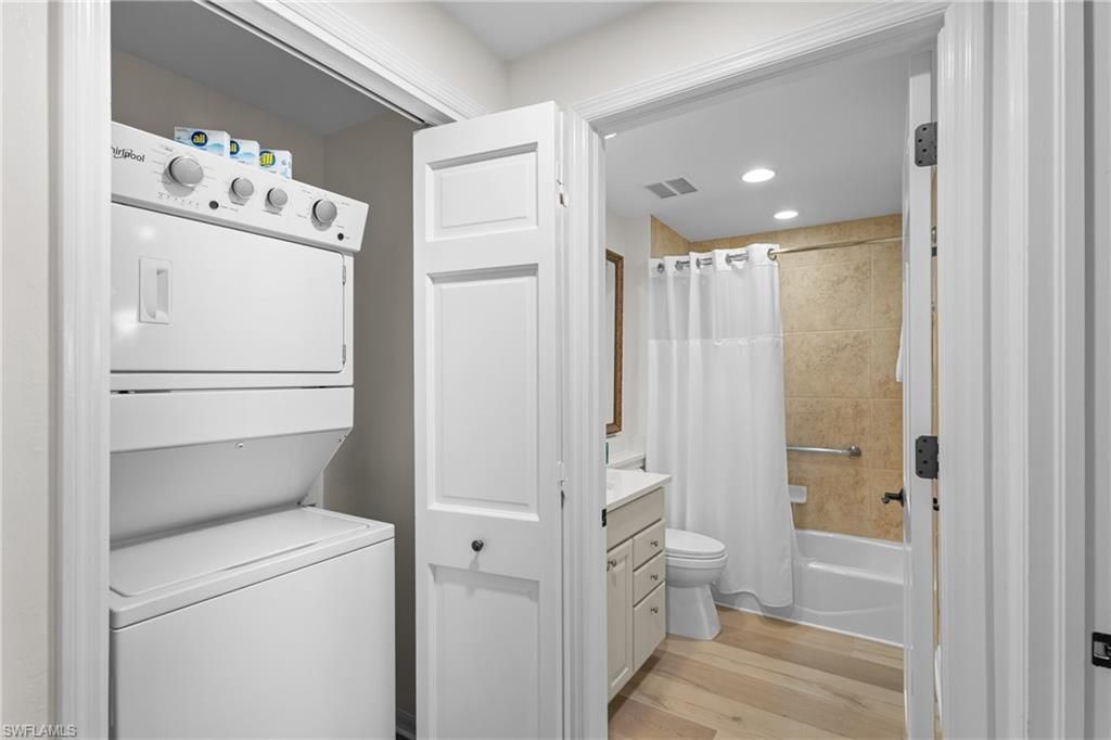 221 9th St S, Unit 113, Naples, FL 34102 Photo