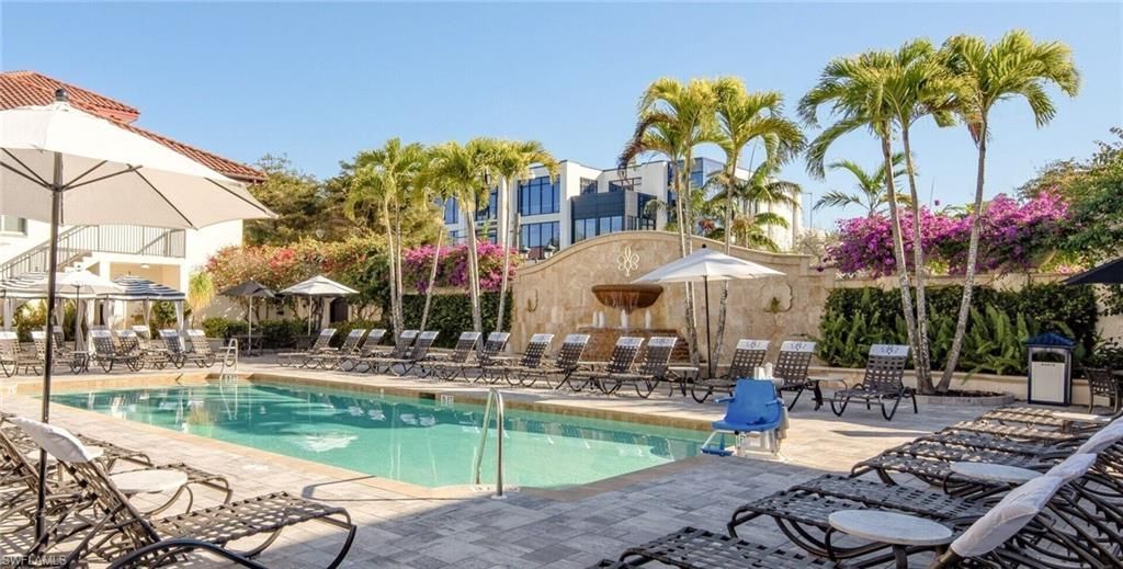 221 9th St S, Unit 113, Naples, FL 34102 Photo