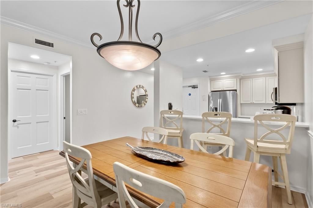 221 9th St S, Unit 113, Naples, FL 34102 Photo