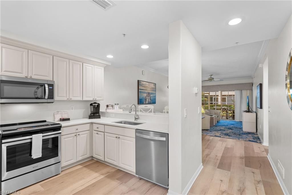 221 9th St S, Unit 113, Naples, FL 34102 Photo