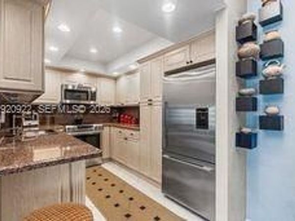 1985 S Ocean Dr, Unit 17D, Hallandale Beach, FL 33009